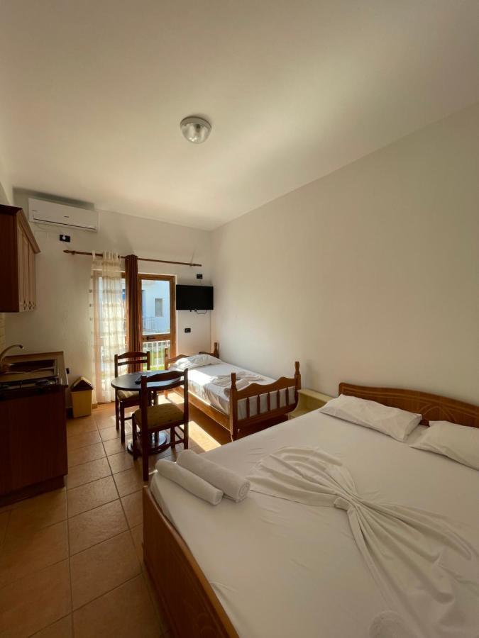 Hotel Athina Velipojë Exteriör bild